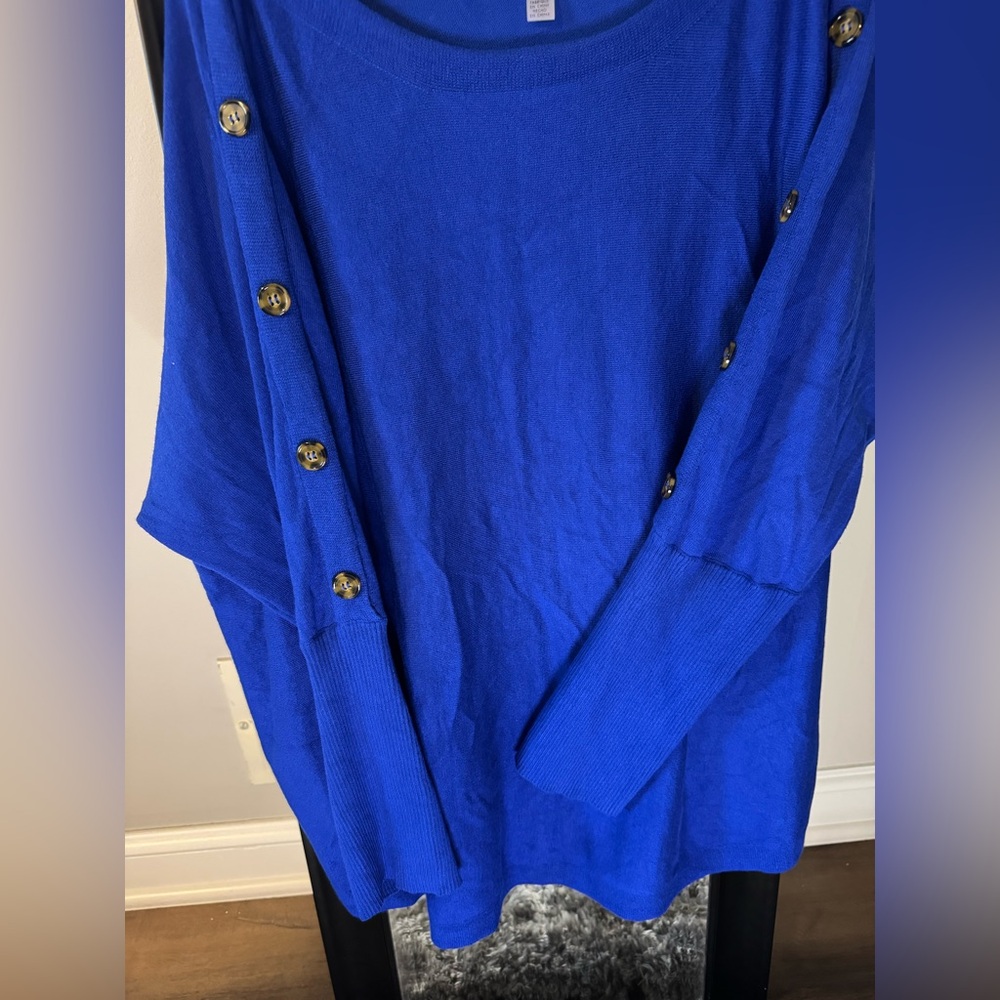 Cable & Gauge Women’s Plus Royal Blue Sweater with Button Details 3X - Picture 3 of 7